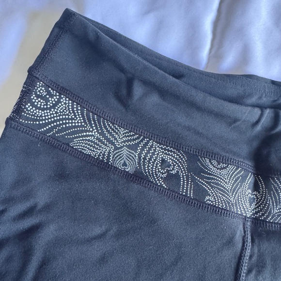 🆕🖤 RARE Lululemon Reversible Groove Short - Picture 4 of 7